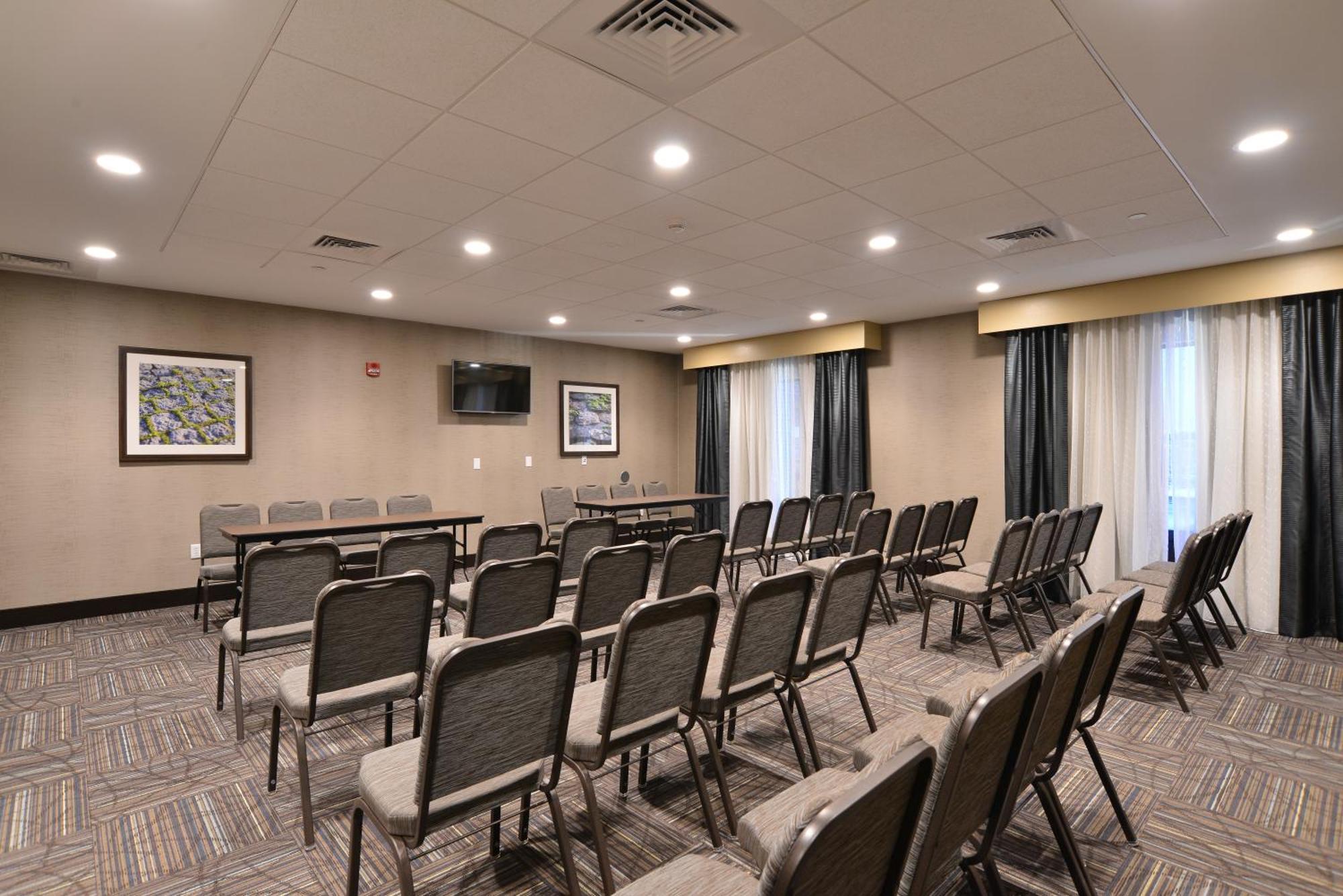 Hampton Inn & Suites Chippewa Falls Exterior photo